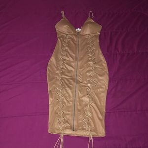 Women’s dress that ties on the sides